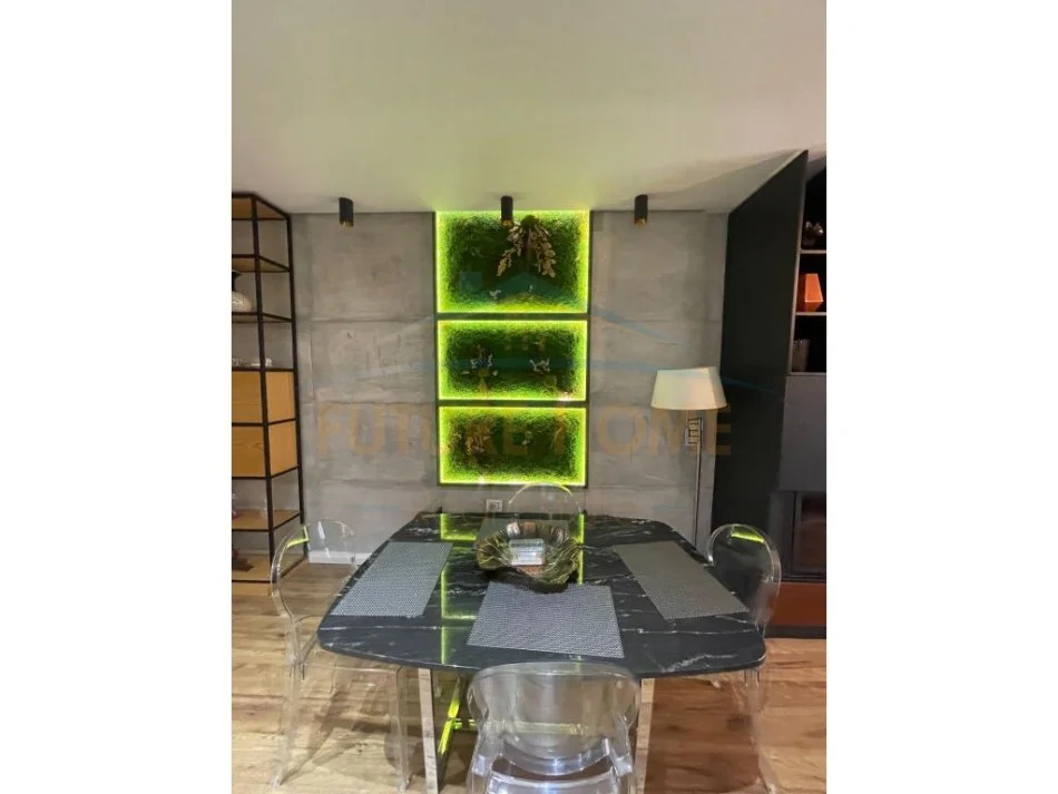 Tirane, shitet apartament 2+1+Ballkon Kati 7, 100 m² 260.000 € (Komuna e Parisit)