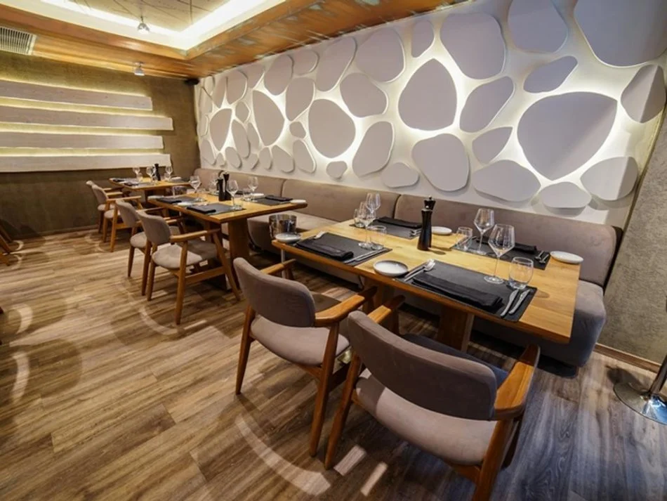 Tirane, jepet me qera bar-resorant , 160 m² 3.500 € 