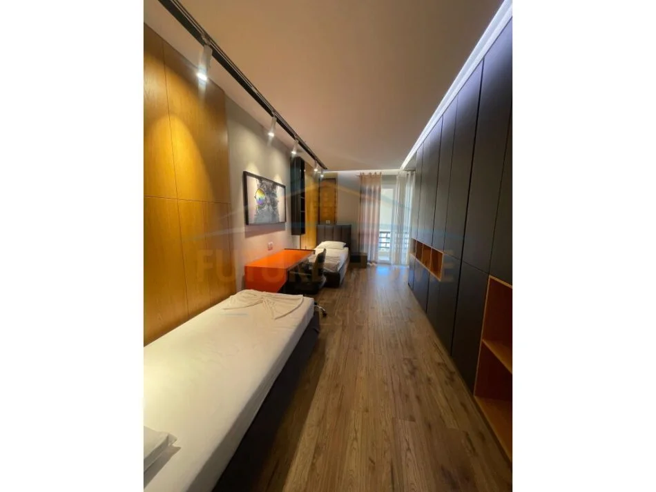 Tirane, shitet apartament 2+1+Ballkon Kati 7, 100 m² 260.000 € (Komuna e Parisit)