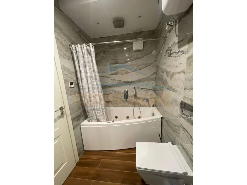 Tirane, shitet apartament 2+1+Ballkon Kati 7, 100 m² 260.000 € (Komuna e Parisit)