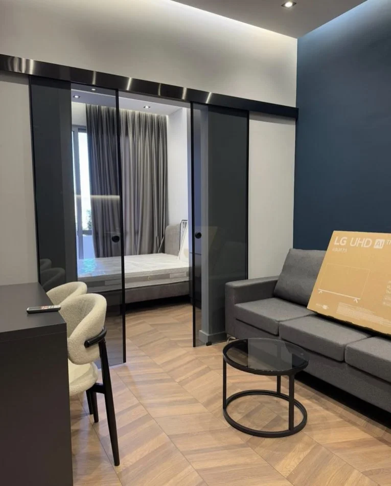 Tirane, jepet me qera apartament 1+1 Kati 2, 50 m² 530 € (Liqeni i Thate)