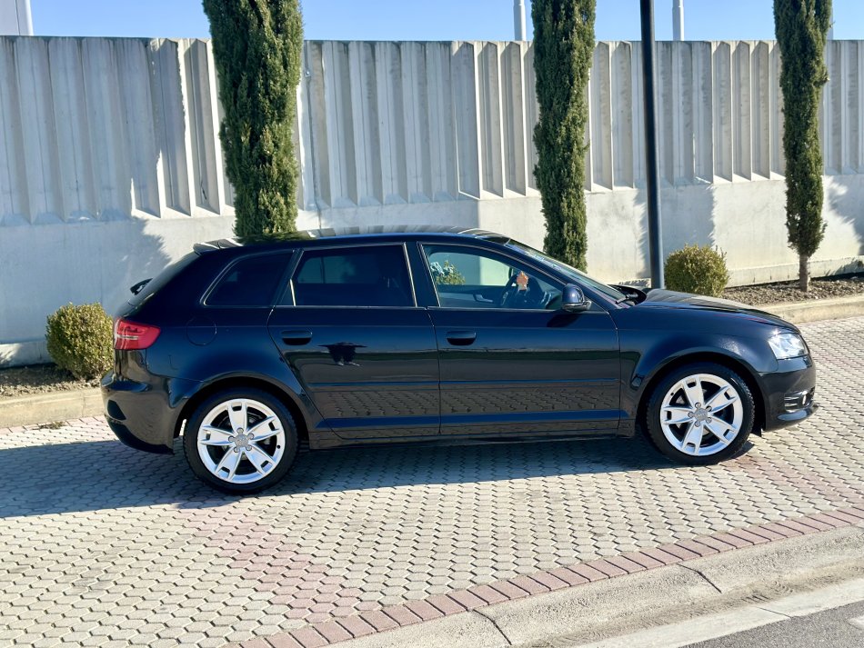 Durres, shitet makine Audi A3 Nafte, e zeze automatik Klima
