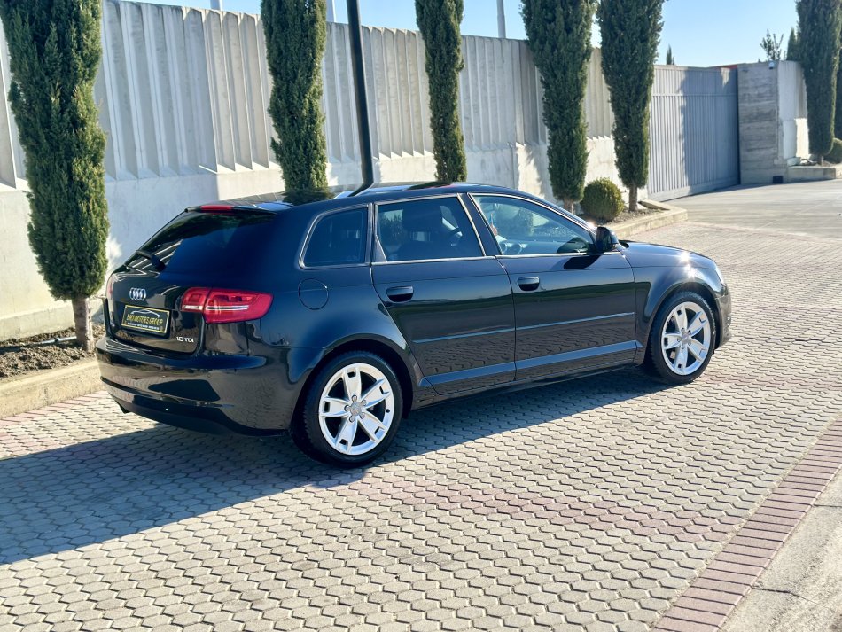 Durres, shitet makine Audi A3 Nafte, e zeze automatik Klima