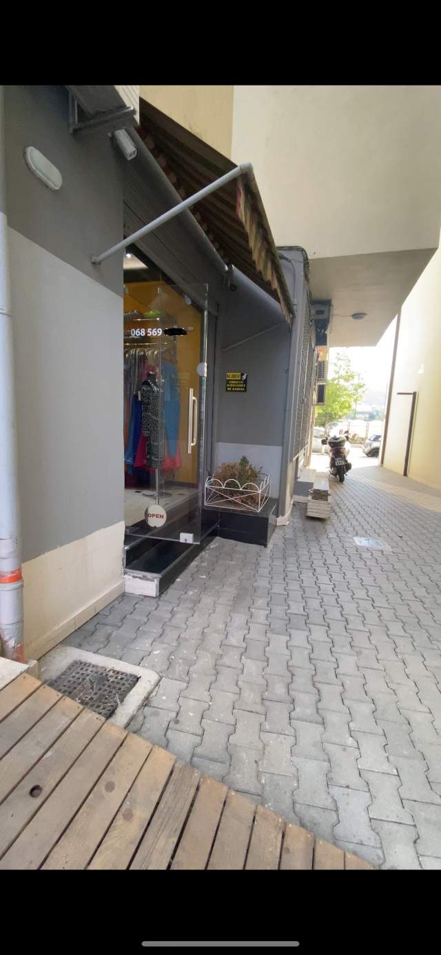 Tirane, shes dyqan Kati 0, 16 m² 3.500 Euro/m2 (Rruga kosovareve)