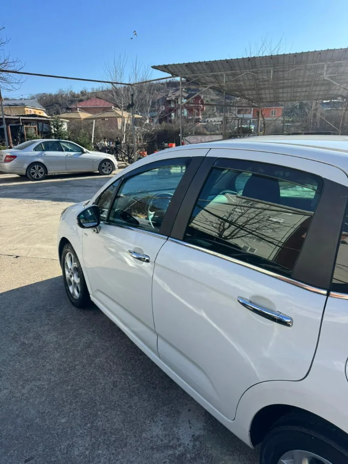 Diber, shitet makine Citroen c3 Nafte, manuale Kondicioner 3900 euro