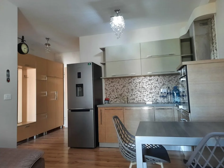 Tirane, jepet me qera apartament 1+1+Ballkon Kati 2, 65 m² 500 € (Rruga pjeter budi)