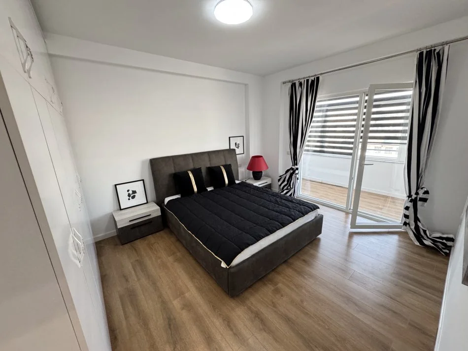 Tirane, jepet me qera apartament 2+1+Ballkon Kati 3, 111 m² 700 € (Rapo hekali)