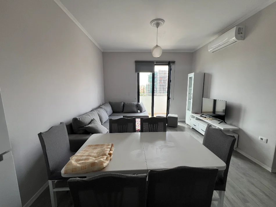 Tirane, jepet me qera apartament 2+1+Ballkon Kati 4, 92 m² 600 € (Jordan misja)