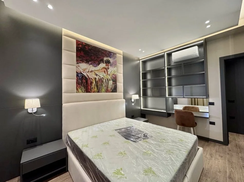 Tirane, jepet me qera apartament 1+1+Ballkon Kati 5, 68 m² 900 € (Kompleksi Delijorgji, Rruga e Kavajes)