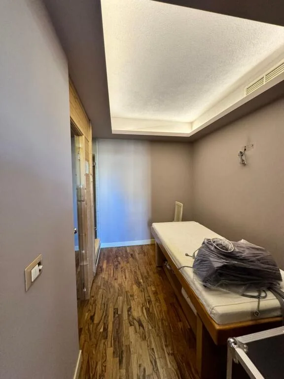 Tirane, shitet apartament 3+1 , 199.000 € (Ish Restorant Durresi)