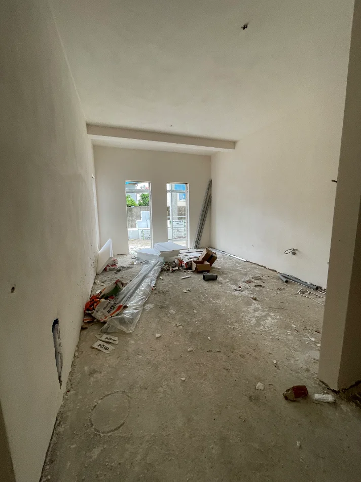 Tirane, shes 3+1+Ballkon Kati 0, 188 m² 