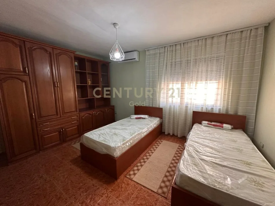 Tirane, jepet me qera apartament 2+1 Kati 5, 550 € 