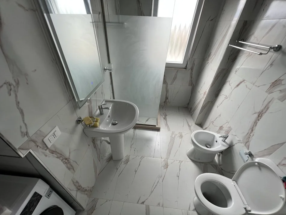 Tirane, jepet me qera apartament 1+1 Kati 9, 41 m² 500 € (5-Maji)