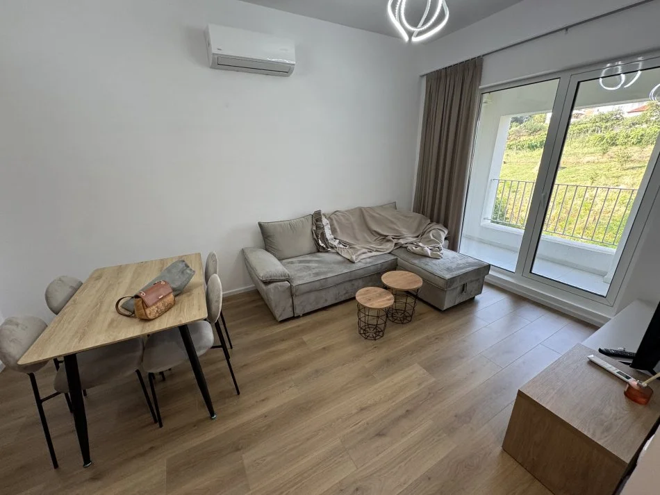 Tirane, jepet me qera apartament 1+1+Ballkon Kati 7, 65 m² 400 € (Pasho hysa)