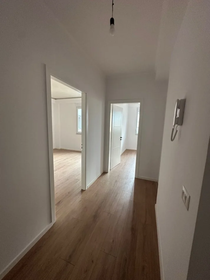 Tirane, shes 2+1 Kati 7, 96 m² 210.000 € (Rruga Kavajes)