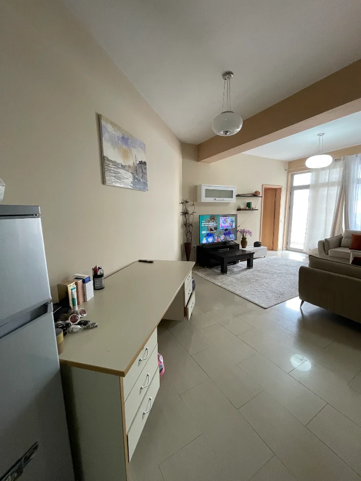 Tirane, jap me qera apartament 2+1+Ballkon Kati 6, 700 € 