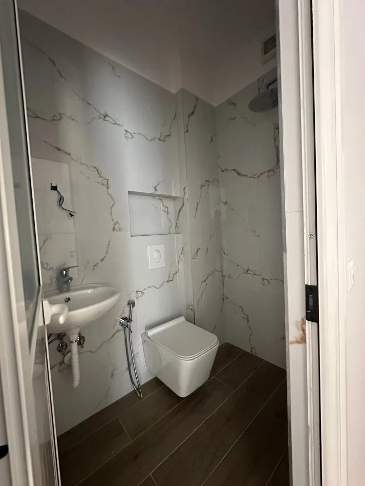 Tirane, shes 2+1 Kati 7, 96 m² 210.000 € (Rruga Kavajes)