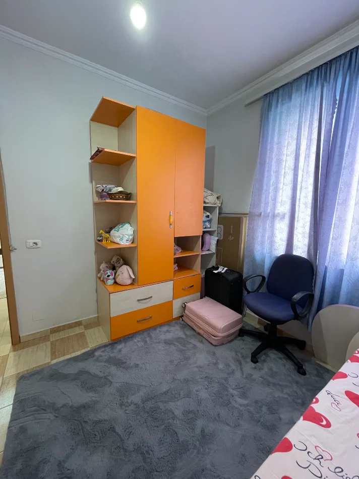 Tirane, jap me qera apartament 2+1+Ballkon Kati 6, 700 € 