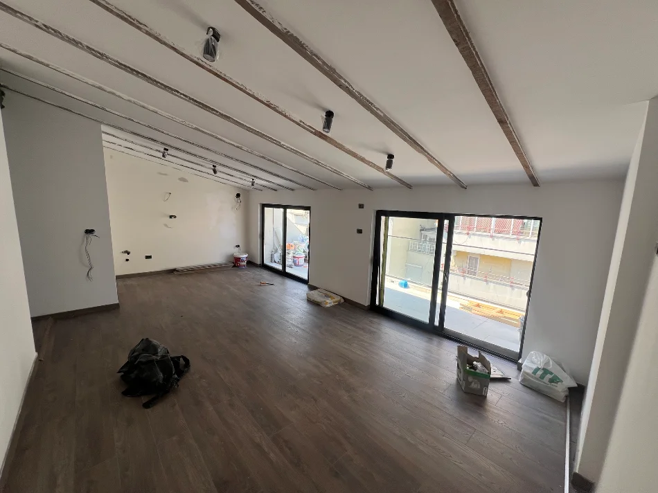 Tirane, shes apartament 1+1+Aneks+Ballkon Kati 6, 65 m² 190.000 € (Shallvaret)