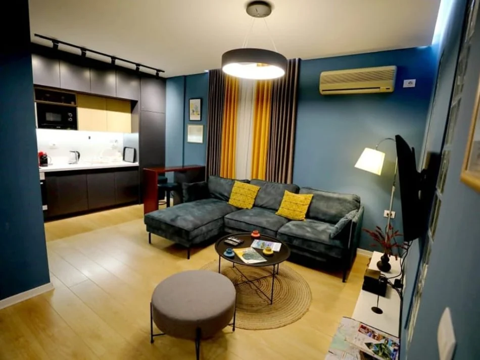 Tirane, jepet me qera 2+1 , 1.000 € (Shallvaret)