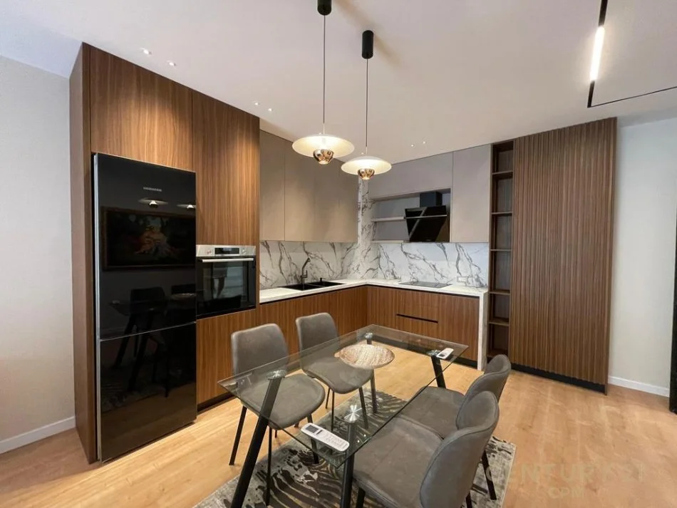 Tirane, jepet me qera apartament 2+1 Kati 2, 105 m² 1.500 € 