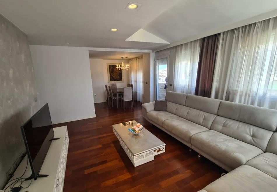 Tirane, shitet apartament 2+1 Kati 5, 110 m² 275.000 € (Mozaiku)