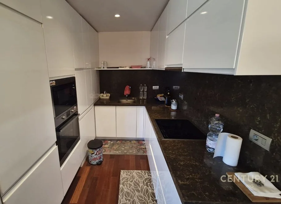 Tirane, shitet apartament 2+1 Kati 5, 110 m² 275.000 € (Mozaiku)