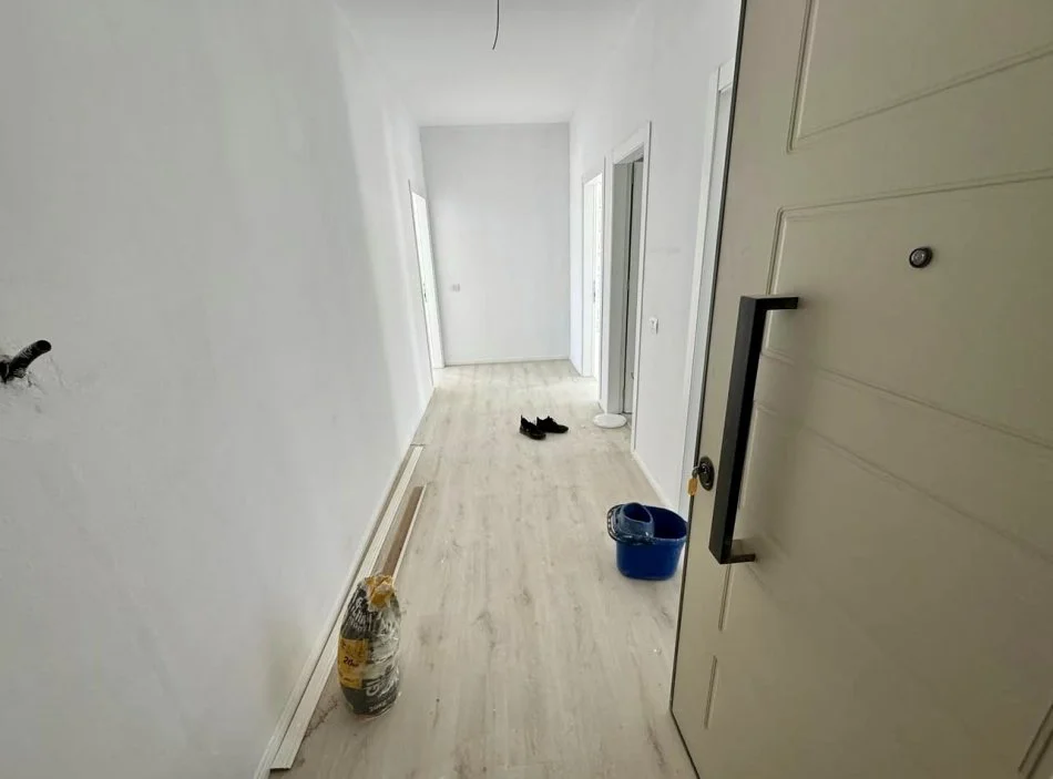 Tirane, jepet me qera apartament 2+1+Aneks+Ballkon Kati 3, 138 m² 700 € (Ish Fusha e Aviacionit)