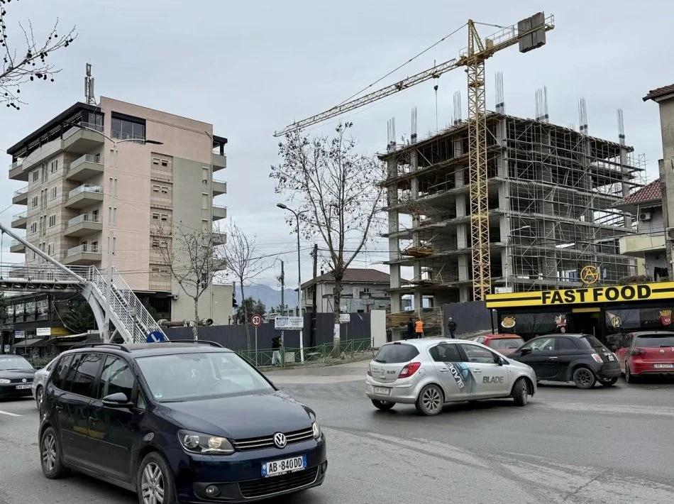 Tirane, shitet apartament 1+1 Kati 2, 80 m² 88.000 € (Institut, Kamez)