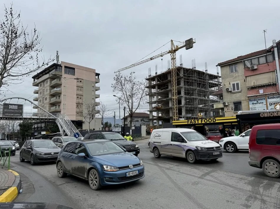 Tirane, shitet apartament 1+1 Kati 2, 80 m² 88.000 € (Institut, Kamez)