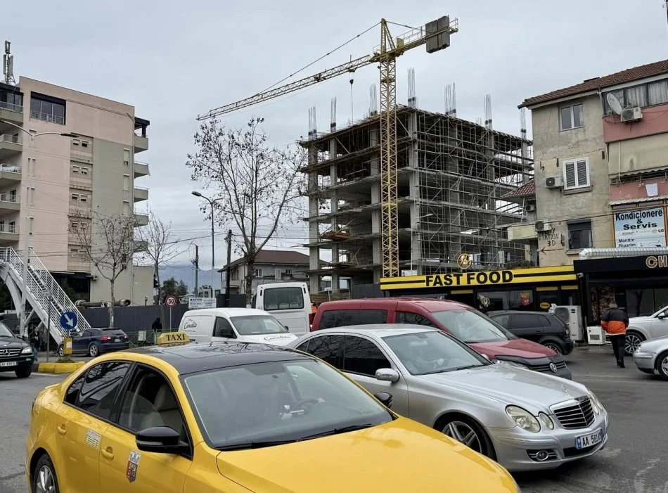 Tirane, shitet apartament 1+1 Kati 2, 80 m² 88.000 € (Institut, Kamez)