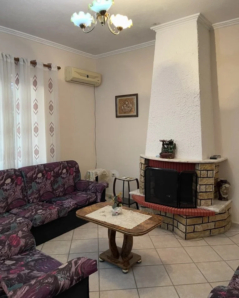 Shqiperi, jepet me qera shtepi 3+1 Kati 3, 450 € (Astir)