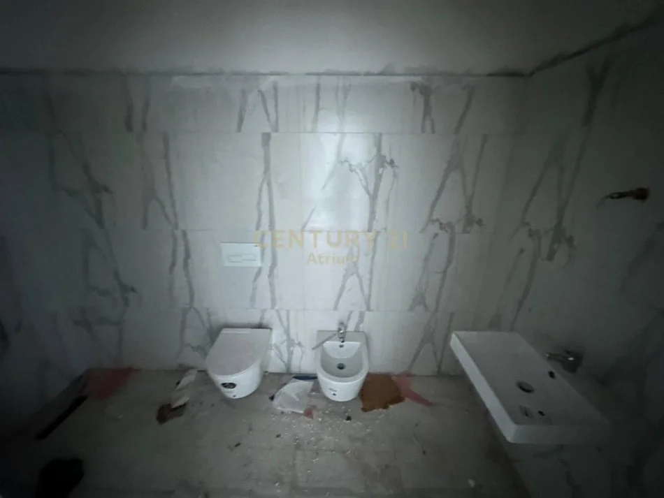 Tirane, shes apartament 1+1+Aneks+Ballkon Kati 2, 85 m² 136.000 € (Porta Tirana e Re)