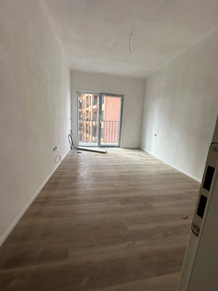 Tirane, shes apartament 1+1+Ballkon Kati 4, 158.900 € (Rruga Qemal Stafa)