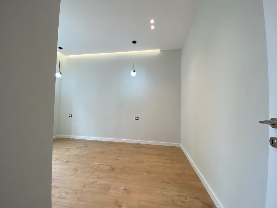 Tirane, jepet me qera apartament 1+1 Kati 1, 60 m² 400 € 
