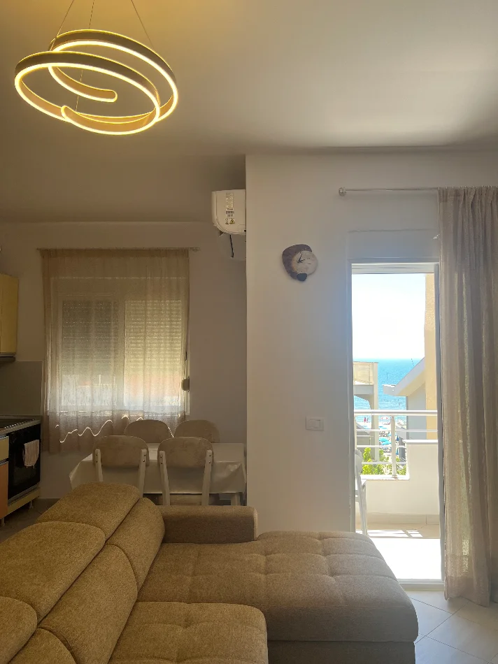 Durres, jepet me qera apartament 1+1+Ballkon Kati 4, 67 m² 85 € (Rruga Venecia Plazh Durres)