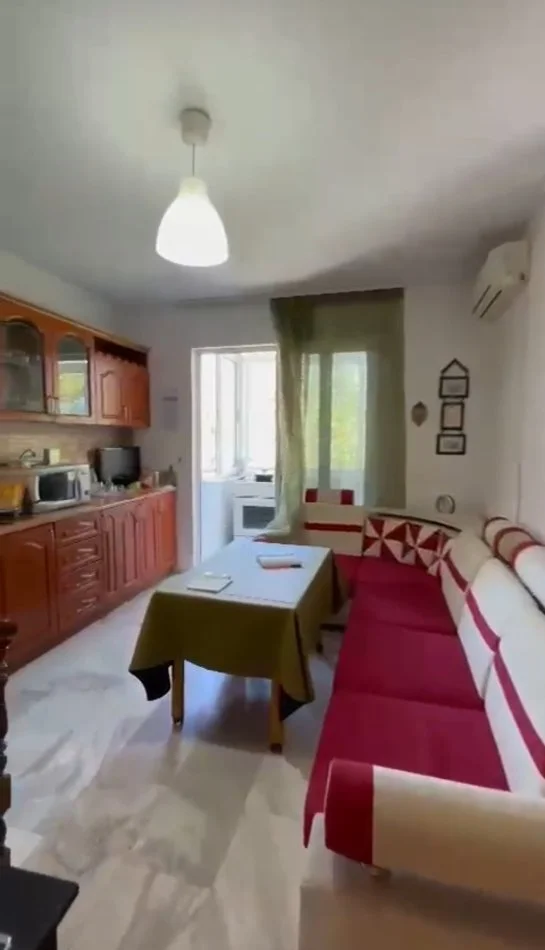 Tirane, jepet me qera 2+1 , 97 m² 500 € 