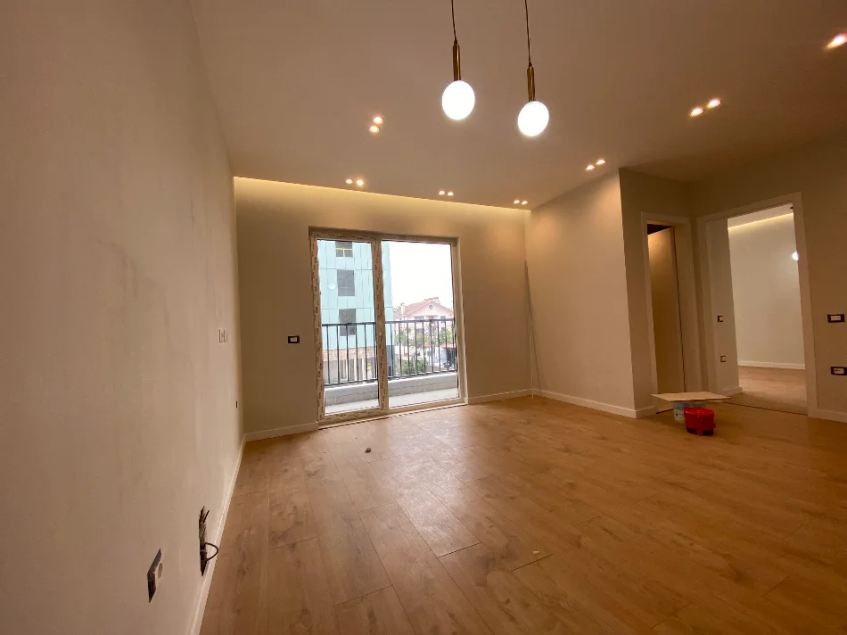 Tirane, jepet me qera apartament 1+1 Kati 1, 60 m² 400 € 
