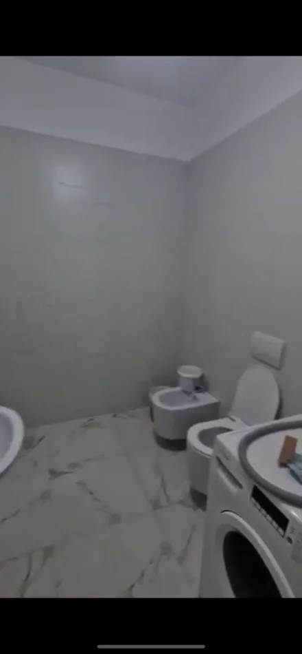 Tirane, jepet me qera apartament 1+1 Kati 3, 73 m² 300 € 