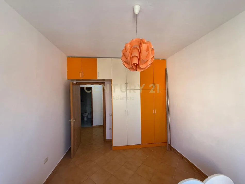 Durres, shitet apartament 2+1 Kati 3, 105 m² 132.000 € (Rrota e Kuqe)