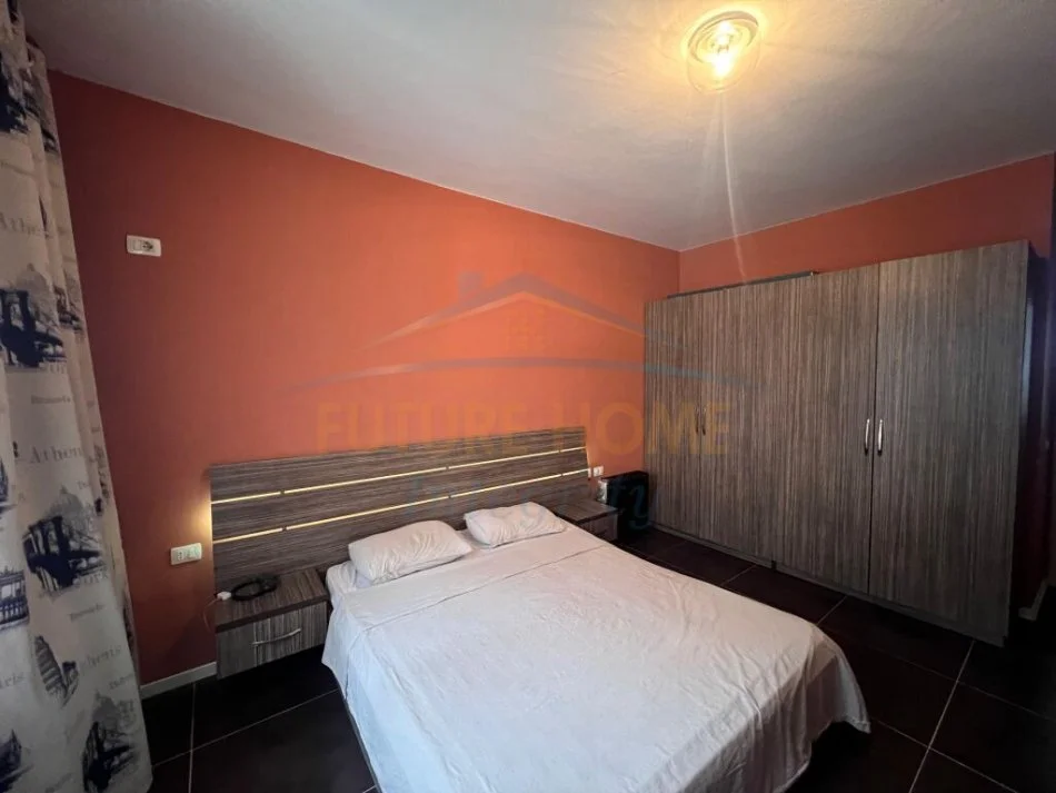 Tirane, shitet apartament 2+1+Ballkon Kati 2, 116 m² 180.000 € (Kopshti Botanik)