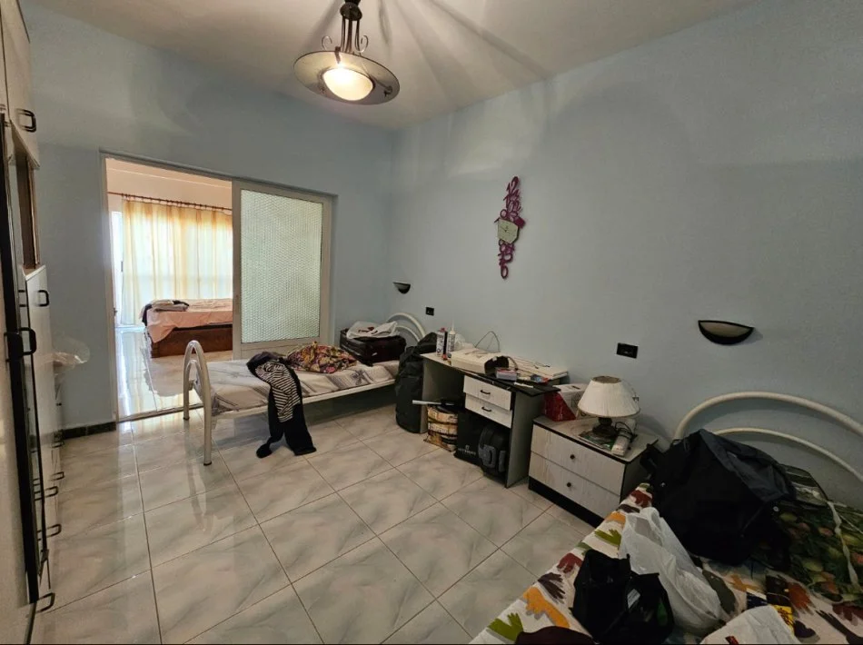 Durres, jepet me qera apartament 2+1+Aneks+Ballkon Kati 3, 120 m² 350 € 