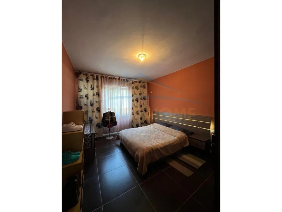 Tirane, shitet apartament 2+1+Ballkon Kati 2, 116 m² 180.000 € (Kopshti Botanik)