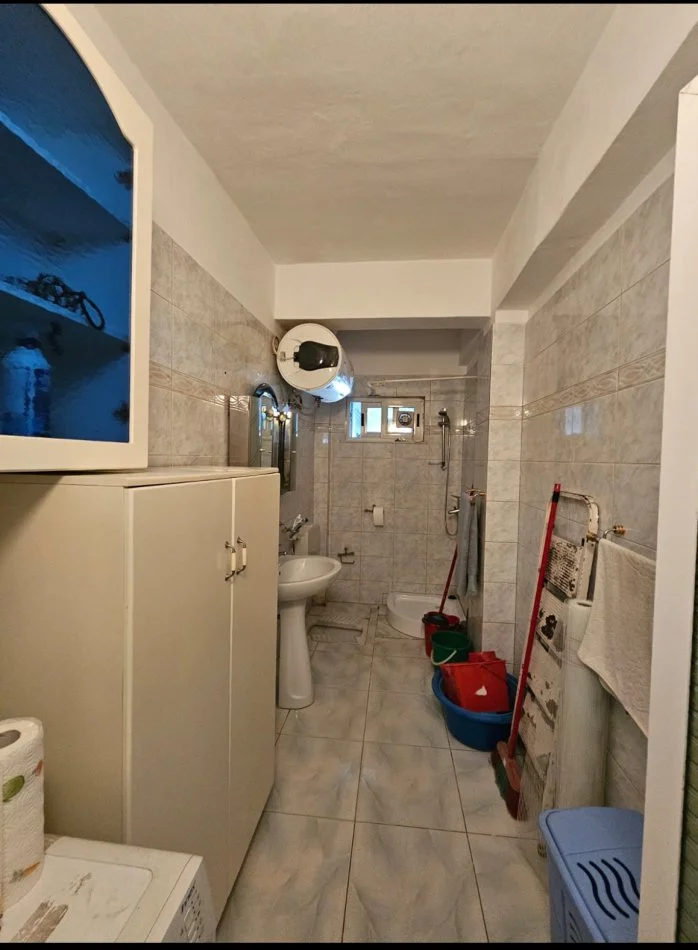 Durres, jepet me qera apartament 2+1+Aneks+Ballkon Kati 3, 120 m² 350 € 