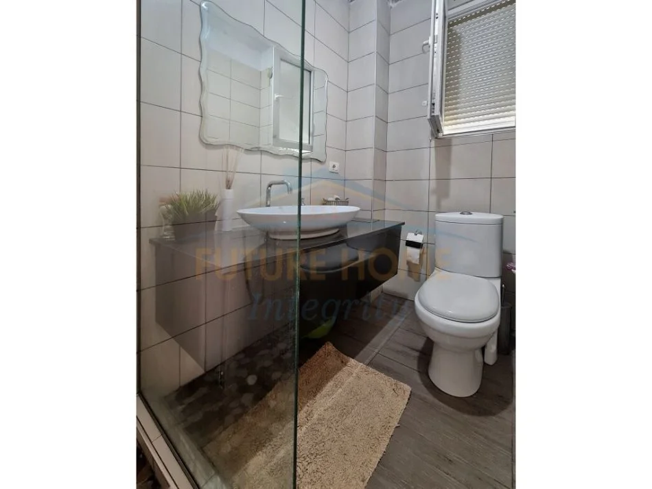 Tirane, shitet apartament 2+1+Ballkon Kati 2, 116 m² 180.000 € (Kopshti Botanik)