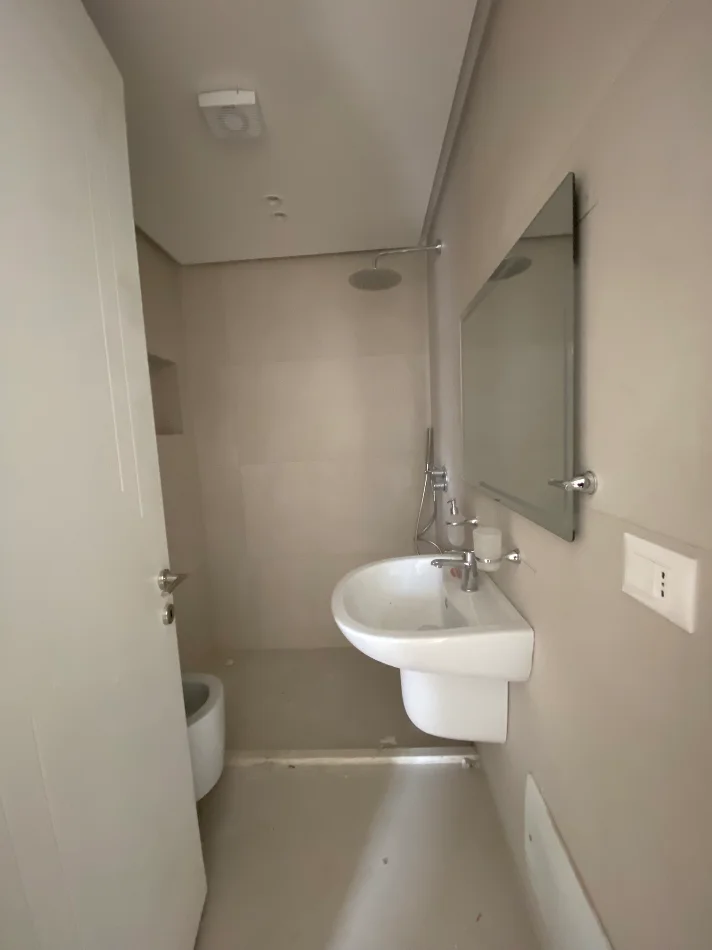 Tirane, jepet me qera apartament 1+1 , 60 m² 450 € 