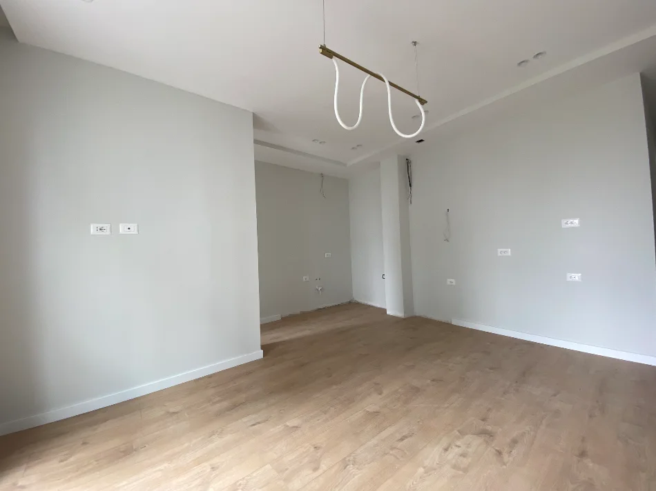 Tirane, jepet me qera apartament 1+1 , 60 m² 450 € 