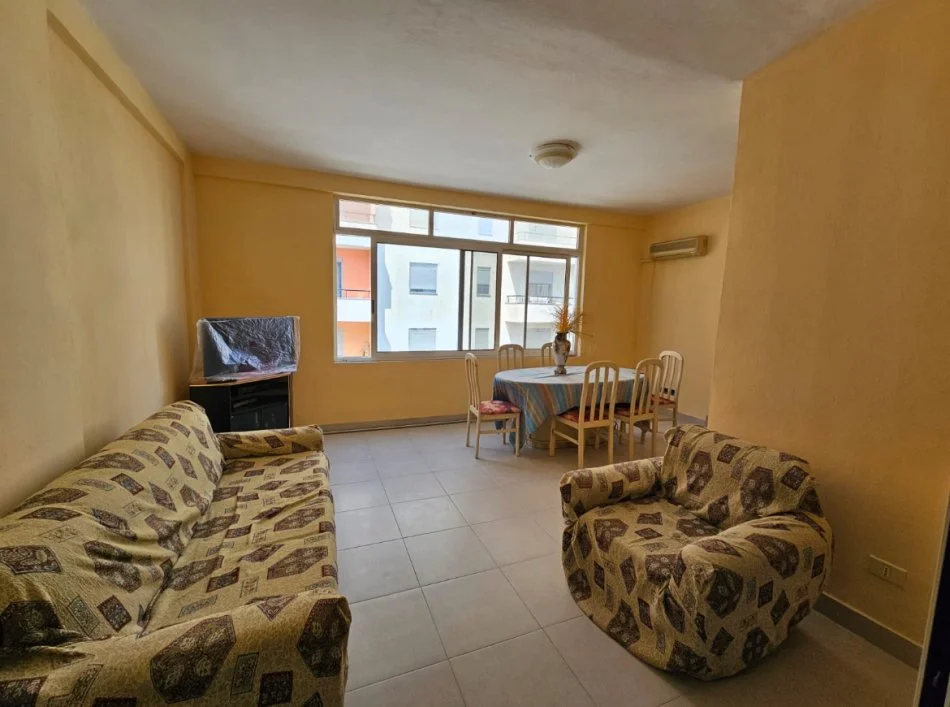 Durres, jepet me qera apartament 2+1+Aneks+Ballkon Kati 3, 120 m² 350 € 