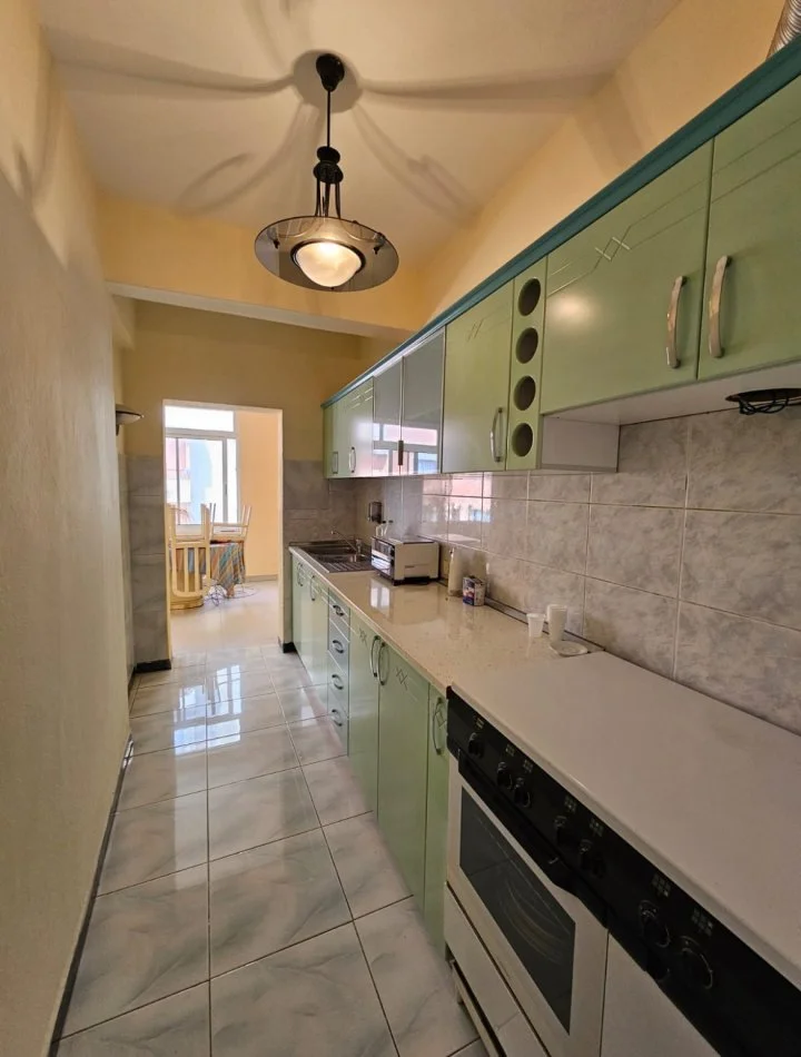 Durres, jepet me qera apartament 2+1+Aneks+Ballkon Kati 3, 120 m² 350 € 