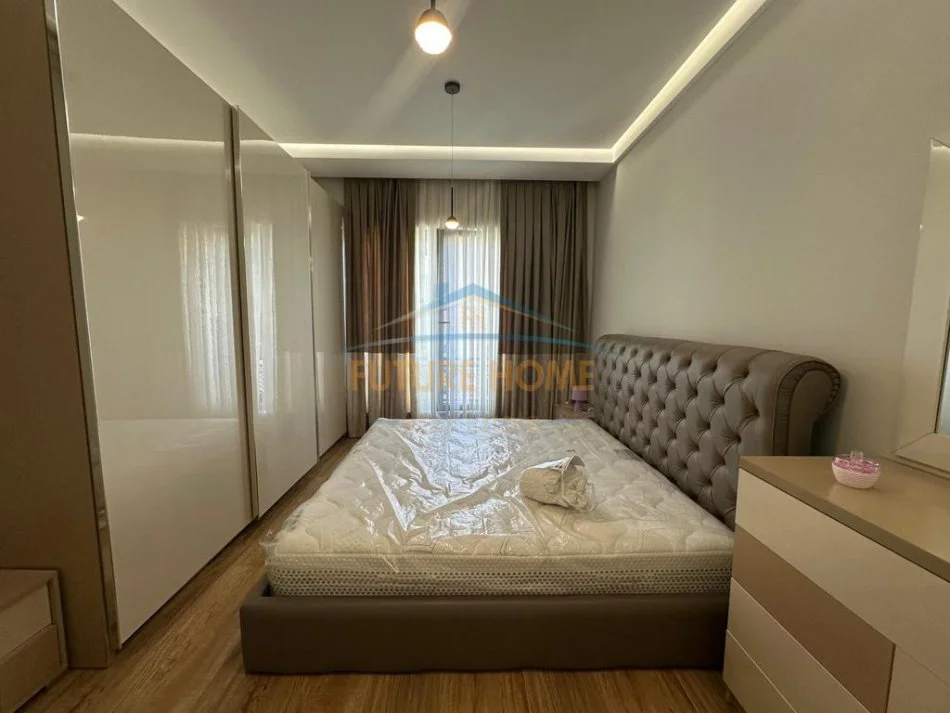 Tirane, jepet me qera apartament 2+1+Ballkon Kati 4, 90 m² 1.000 € (Kompleksi Delijorgji)